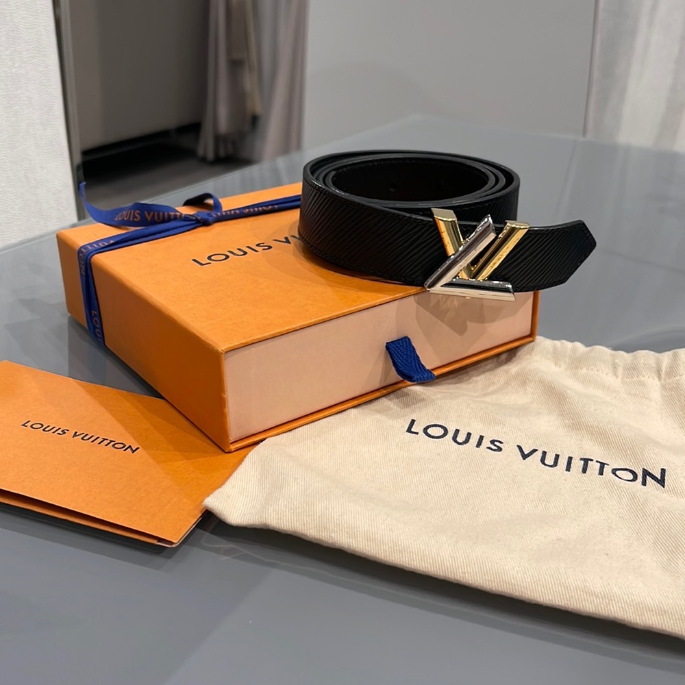Louis Vuitton 2 tone (gold/silver)buckle belt